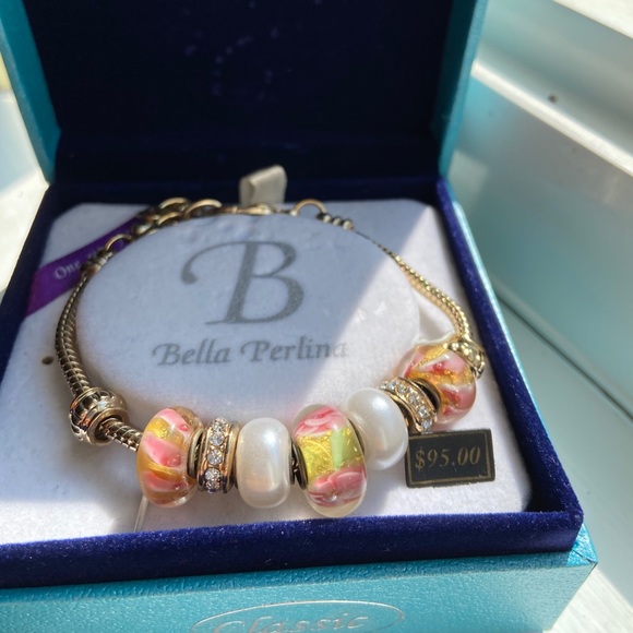 NWOT custom bracelet gold with charms - Picture 3 of 3